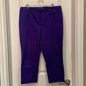 Ladies Capri pants.